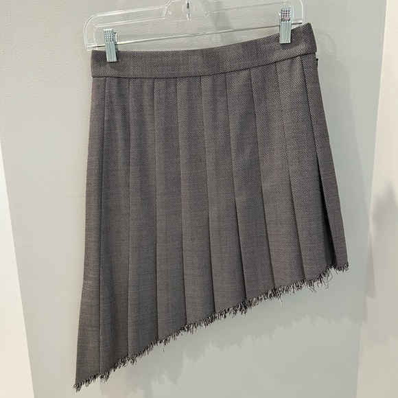 Helmut Lang Asymmetrical Pleated Skirt- size 2 - Picture 2 of 13